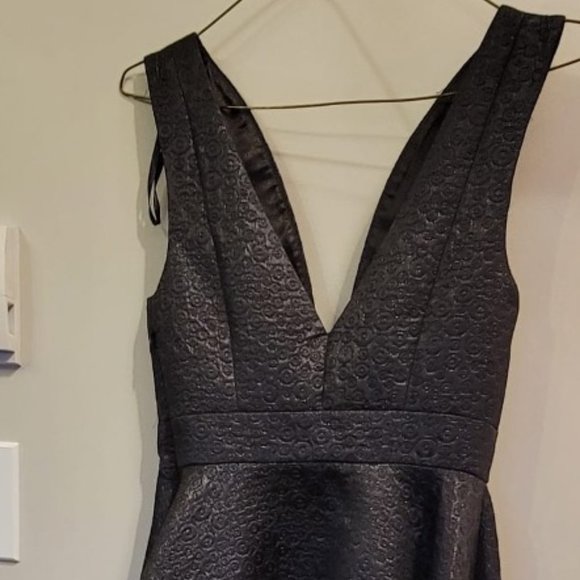 SOLD! on FB Market Place. Classy, yet sexy, party dress - Picture 2 of 6